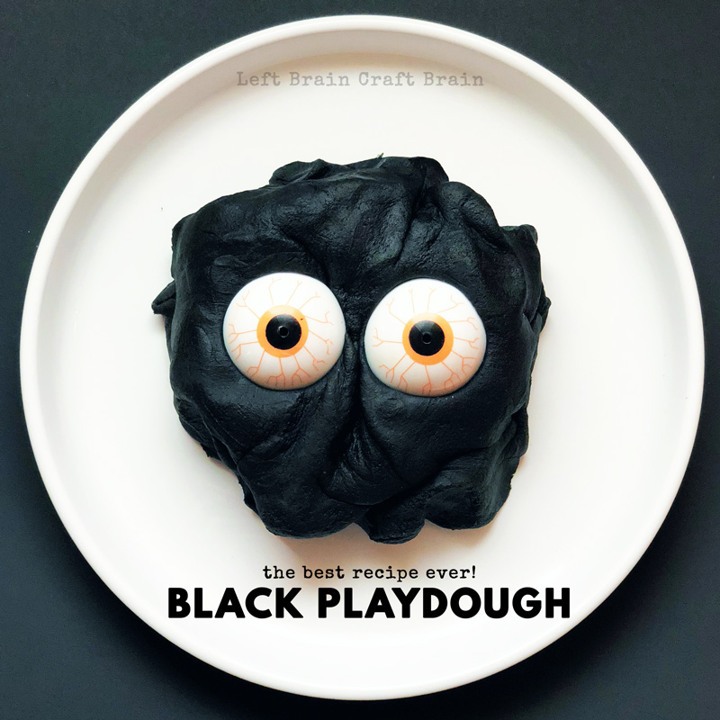 Ever wonder how to make black playdough? It's easy, with the right ingredients, to make soft, squishy, totally black playdough. Perfect for Halloween!