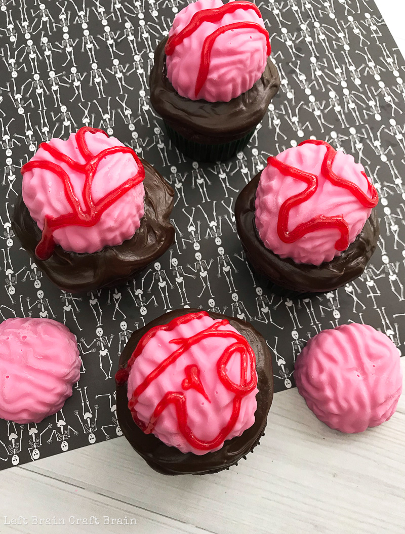 brain Halloween cupcakes